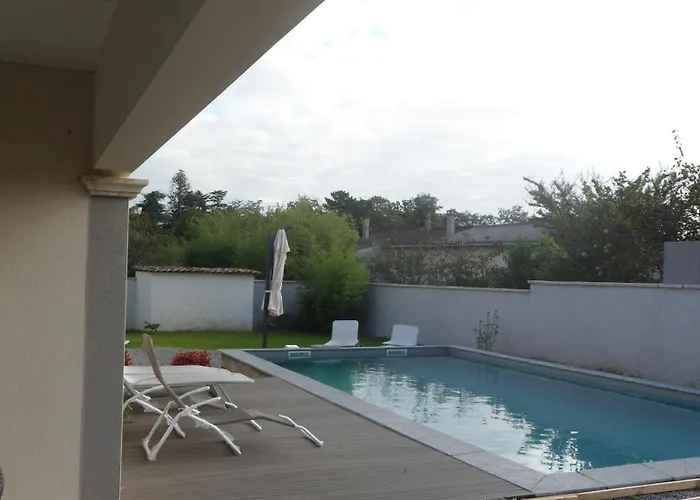 Le Clos Du Pontet 4* Orliénas